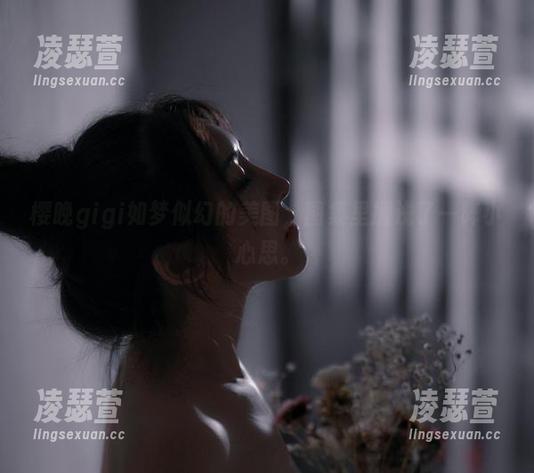 樱晚gigi如梦似幻的美图，图集里搁浅了一阵小心思。