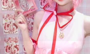 邻居家的小猫都来了，橙喵穿着校服把写真圈成了猫窝！
