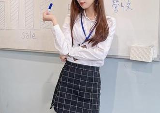 私拍分享：泥泥汝的神社巫女，弥漫着木香的温柔