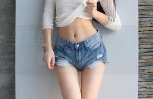 爱蜜社 – 当黑丝遇见莉娜lena：一场无心的作品集分享