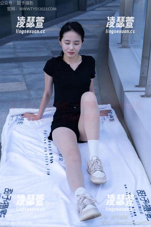 甜予摄影 - 亲爱的，齐齐带来短白棉袜私房新作，皮肤和袜子的默契