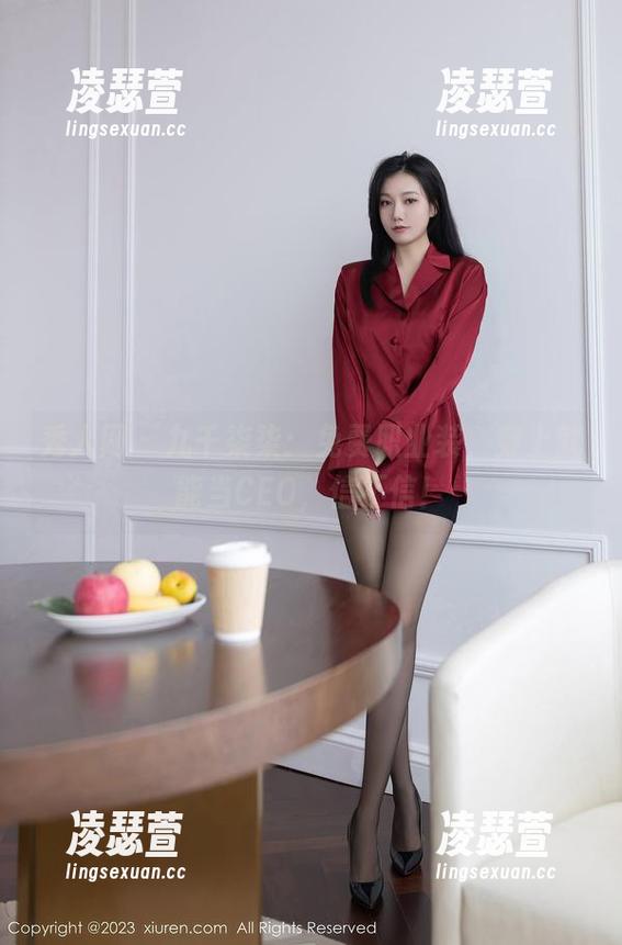 秀人网 - 九千柒柒：免费职业装，穿上就能当CEO，信不信！