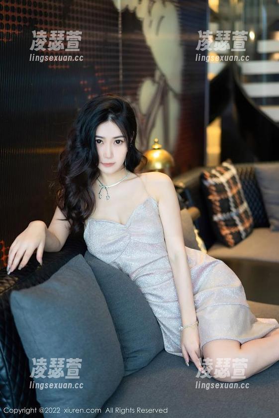 秀人网 - 小小白思宜私人系列，悠然御姐范儿，资源里藏着不少故事呢～