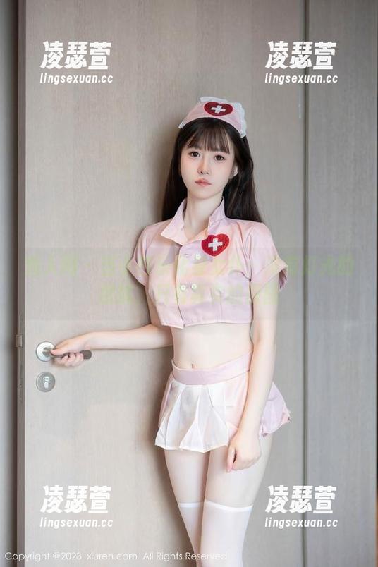 秀人网-小芭乐 秀人网 - 当小芭乐化身女仆:没有灯光的细腻,只有真实的原图