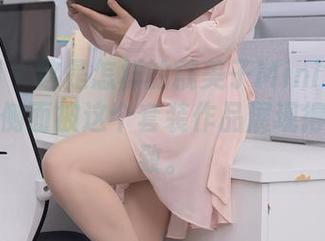秀人网 – 这是怎样的糯美子Mini？生命的某个侧面被这个套装作品展现得淋漓尽致。
