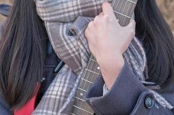 稚乖画册 – 写真或图库，赤西夜夜到底能不能让吉他少女更出彩？