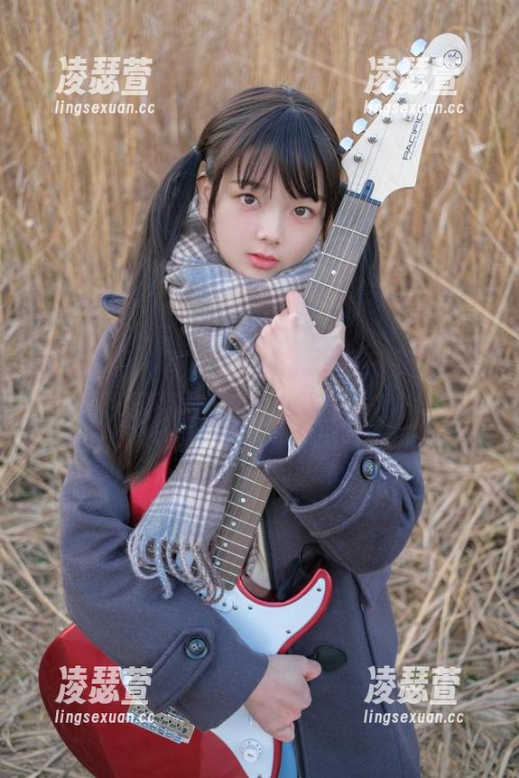 稚乖画册-赤西夜夜 稚乖画册 - 写真或图库,赤西夜夜到底能不能让吉他少女更出彩?