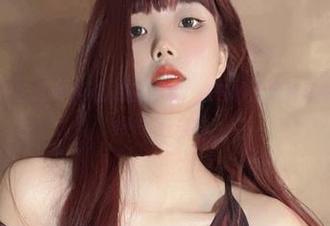 微密圈 – 关于纪念小小v的私拍合集，在各种角度特写中，宫斗戏演得很有一套。
