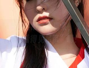 蜜桃社 – 初月的吊带写真集，真让人觉得“只看得见吊带”啊！