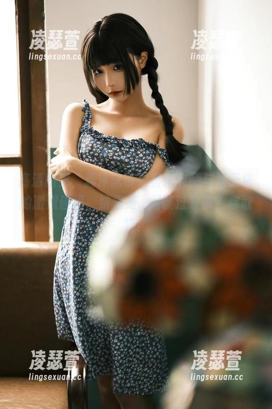 蠢沫沫 高清图集,蠢沫沫带来黄漫老师与洛天依的激烈碰撞,结果是...间谍过家家?你敢猜!