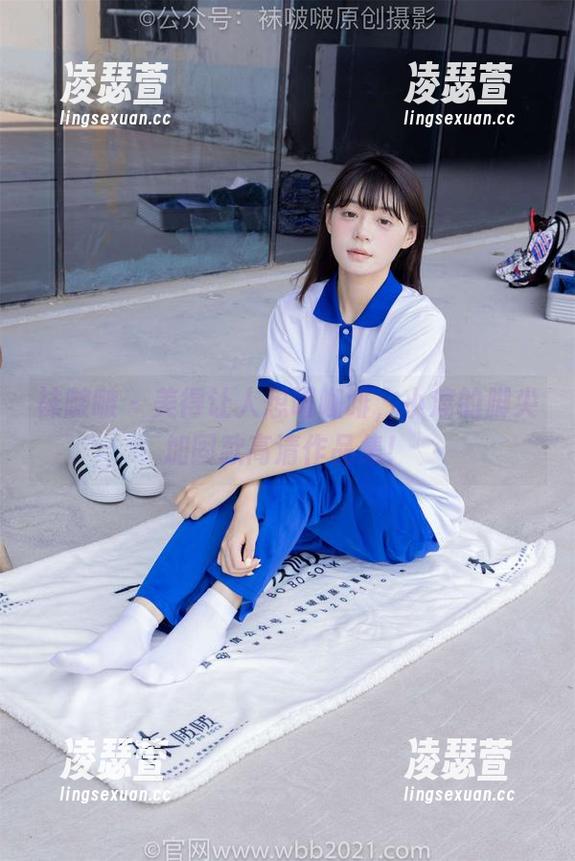 袜啵啵-小淳 袜啵啵 - 美得让人想喝咖啡,小淳的脚尖加固款高清作品集!