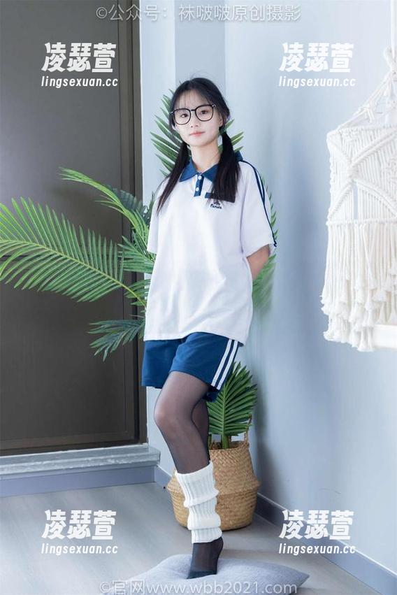 袜啵啵-小甜豆 袜啵啵 - 白丝与小甜豆:这一波写真集分享实在让人想多看一眼