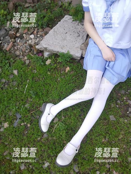 西尔酱 当你觉得白衬衫平淡无奇,但西尔酱说:不不不,这里有高清资源的神奇!