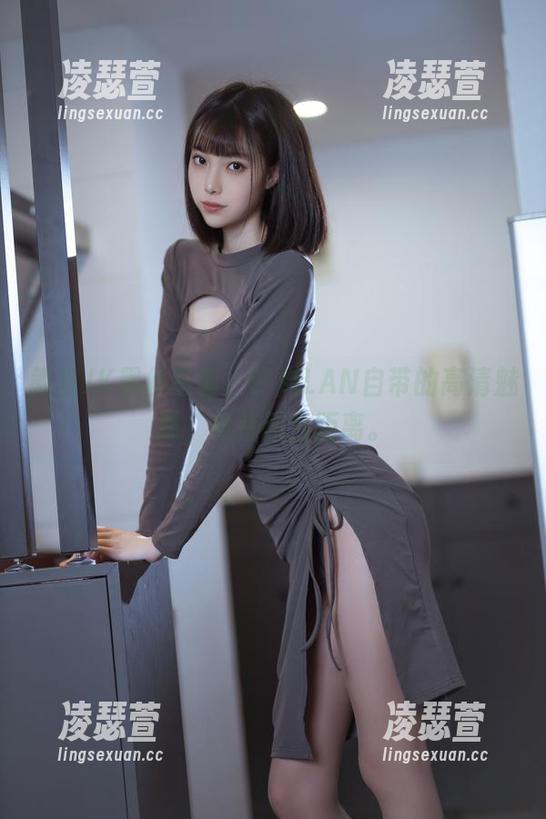 许岚LAN 教室JK黑丝写真,许岚LAN自带的高清魅惑,保持适当距离。