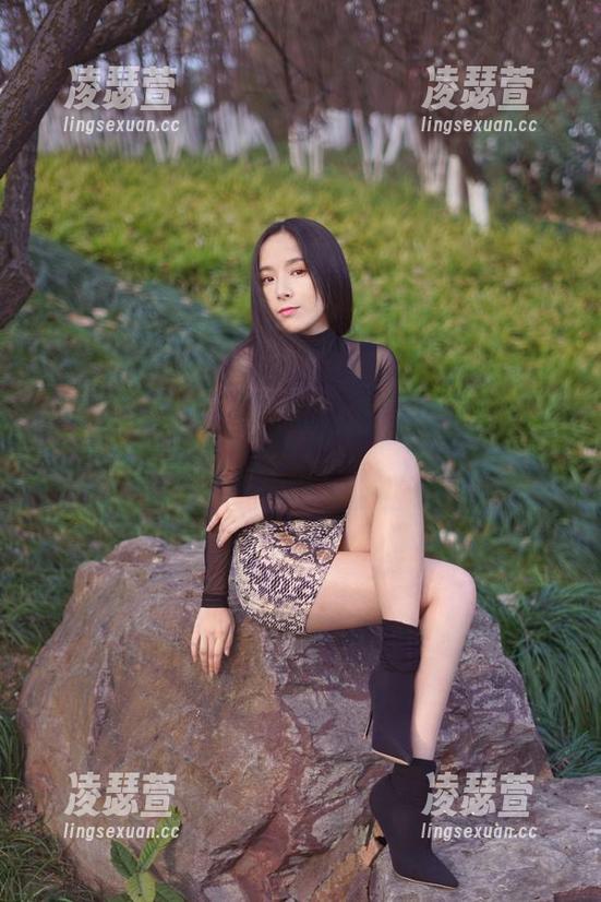 微密圈 - 黑白的世界，辣妈女神的原图合集，细腻又不失力量感。
