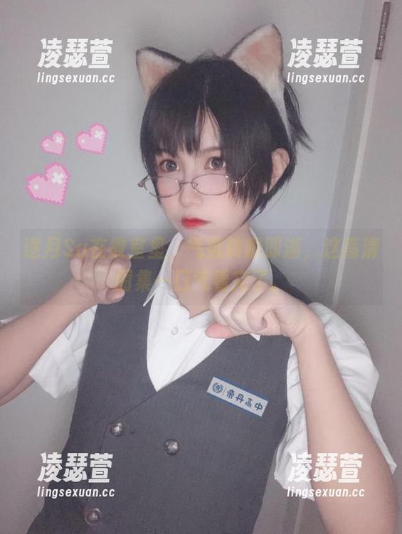 逐月Su在教室里，气氛转瞬即逝，这高清图集一口气看完了。