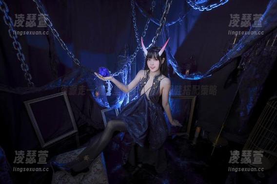 里见年一 资源走一波:里见年一的高跟鞋搭配策略
